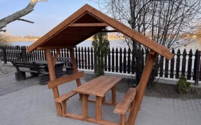 Padok az iskolaudvarra